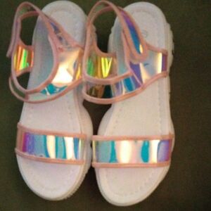 Women's' Iridescent Pink Strap Sandals.